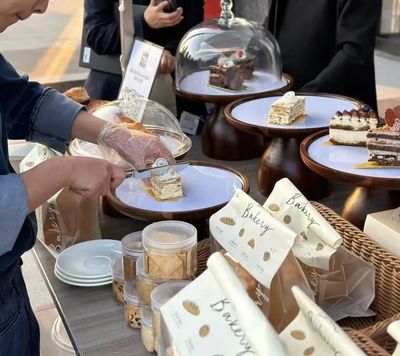 不想被网红甜品“收割”的年轻人,盯上了五星酒店的面包房?