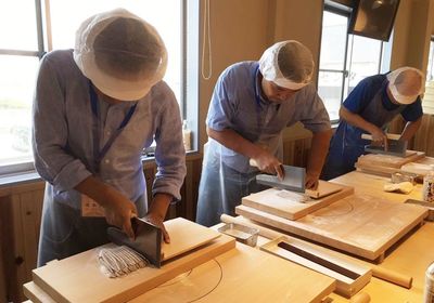 一位餐饮老板的自述:为什么我出门必须坐头等舱、住超五星酒店?